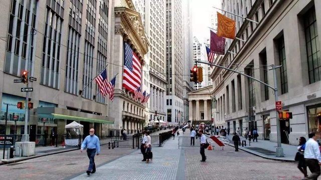 美股点金丨科技股吹响反攻号角，财报季能否点燃芯片股新行情